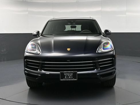 Certified 2023 Porsche Cayenne AWD/4WD image 11