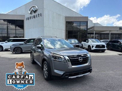 Used 2025 Nissan Pathfinder SL