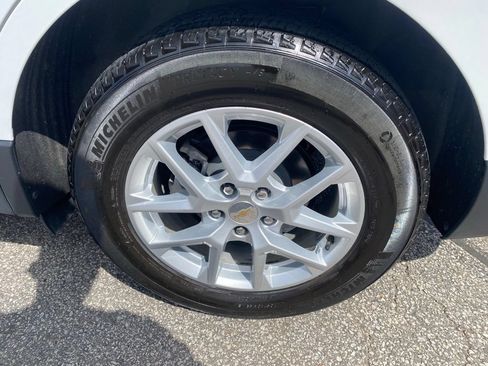 Used 2024 Chevrolet Equinox LT FWD image 31
