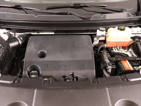 Used 2021 Chevrolet Traverse LS FWD image 19