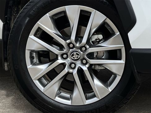 Used 2025 Toyota RAV4 XLE Premium w/ Weather Package image 31