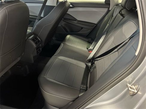 Certified 2024 Volkswagen Taos SE image 16