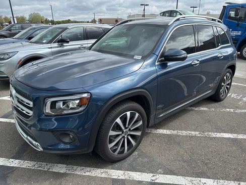 Used 2021 Mercedes-Benz GLB 250 4MATIC image 1