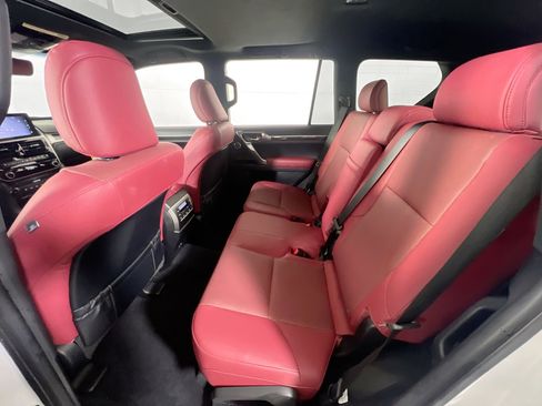 Used 2023 Lexus GX 460 Premium image 25