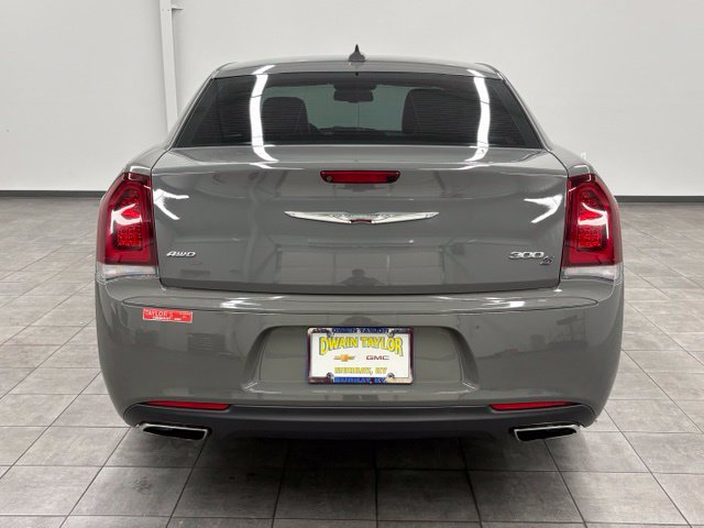 Used 2019 Chrysler 300 S AWD/4WD image 3