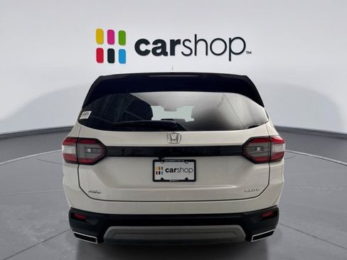 Used 2025 Honda Pilot Elite image 4