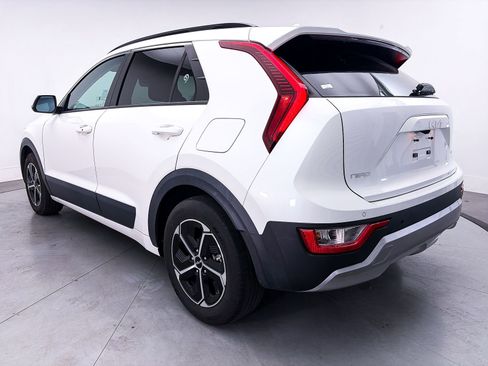 Used 2023 Kia Niro EX FWD image 13