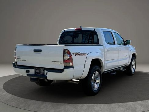 Used 2015 Toyota Tacoma PreRunner image 4