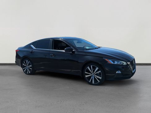 Used 2020 Nissan Altima 2.5 SR w/ Premium Package image 7