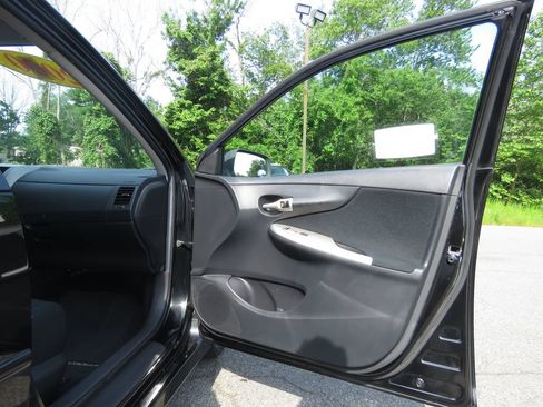 Used 2010 Toyota Corolla S FWD image 12