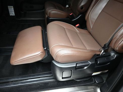 Used 2018 Toyota Sienna Limited image 34