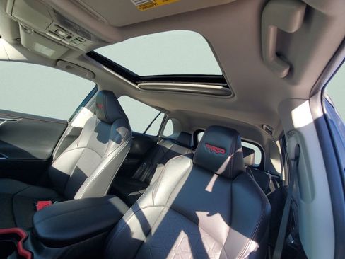 Used 2020 Toyota RAV4 TRD Off-Road w/ TRD Off-Road Weather Package image 20