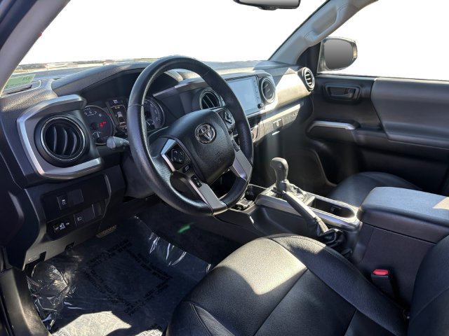 Certified 2022 Toyota Tacoma SR5 w/ Technology Package AWD/4WD image 12