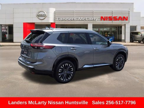 Used 2025 Nissan Rogue Platinum w/ Tech Package FWD image 3