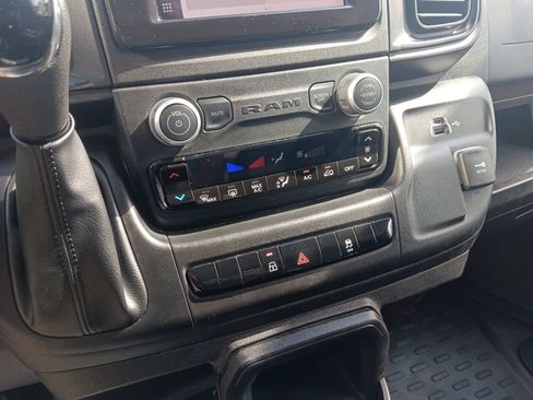 Used 2025 RAM ProMaster 2500 w/ U-Haul Equipment Group FWD image 21