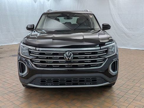 Used 2024 Volkswagen Atlas SEL AWD/4WD image 2