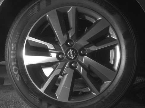 Used 2025 Nissan Versa SV FWD image 13