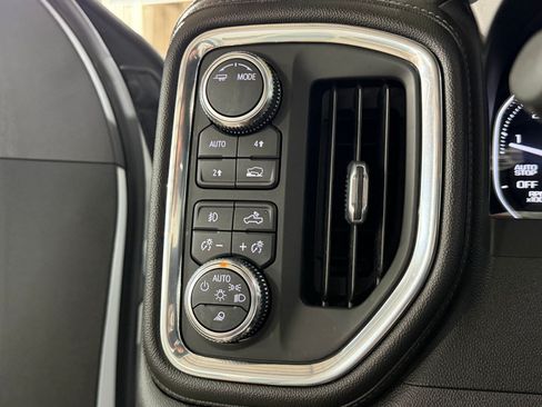 Used 2021 GMC Sierra 1500 SLT w/ SLT Premium Package AWD/4WD image 34