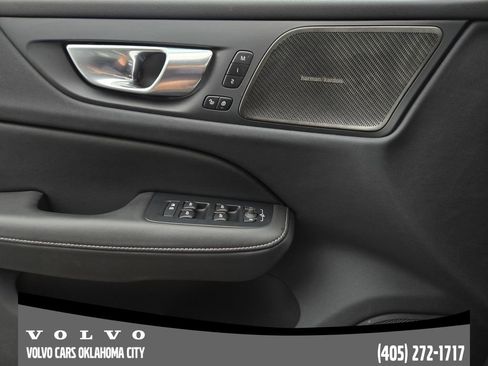 Certified 2025 Volvo V60 B5 Cross Country Ultra AWD/4WD image 17