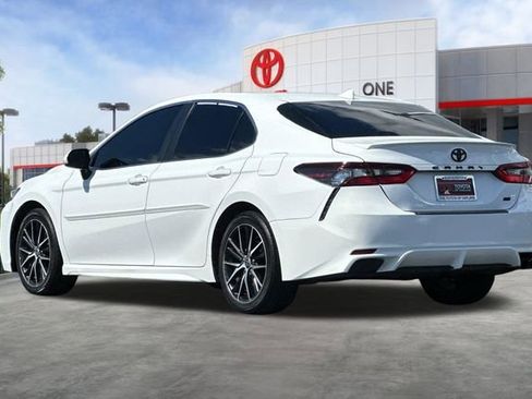 Used 2021 Toyota Camry SE w/ Carpet Mat Package (TMS) FWD image 6