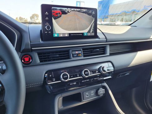 New 2025 Honda Pilot Touring image 11