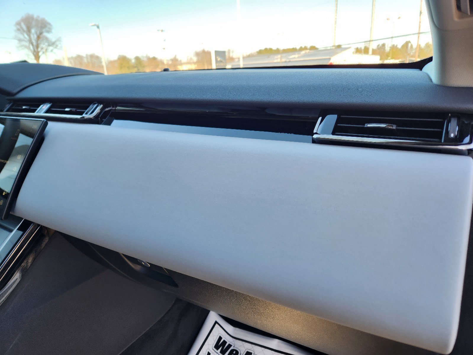 Certified 2025 Land Rover Range Rover Velar S AWD/4WD image 14