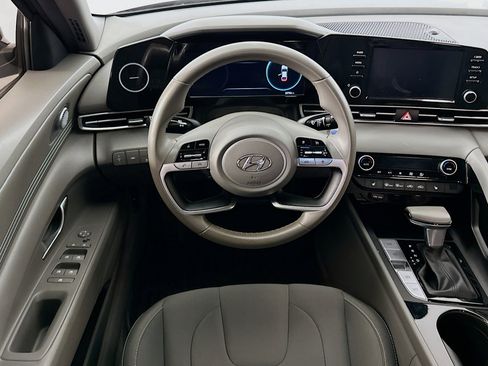 Used 2022 Hyundai Elantra SEL w/ Convenience Package image 18