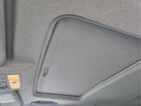 Used 2013 Toyota Highlander Limited FWD image 23