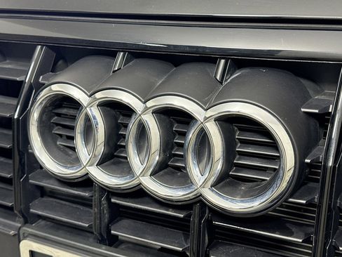 Certified 2025 Audi Q3 2.0T Premium w/ Convenience Package image 30