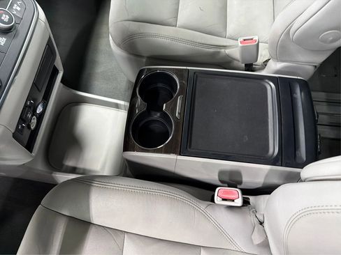 Used 2019 Toyota Sienna XLE image 39
