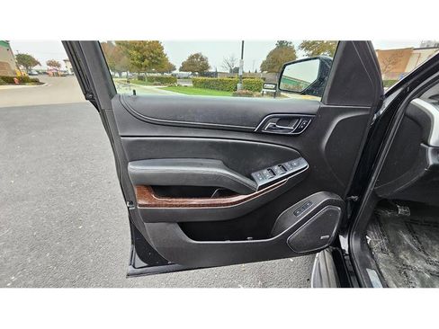 Used 2015 GMC Yukon SLT image 38