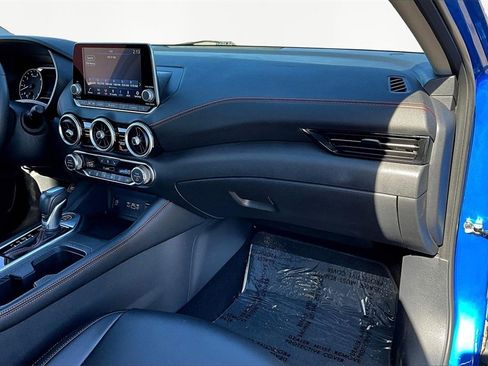 Used 2024 Nissan Sentra SR w/ SR Premium Package image 17