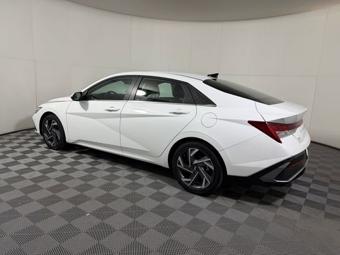 Used 2025 Hyundai Elantra Limited FWD image 22