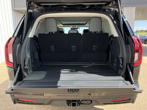 New 2026 Ford Expedition Active RWD image 25