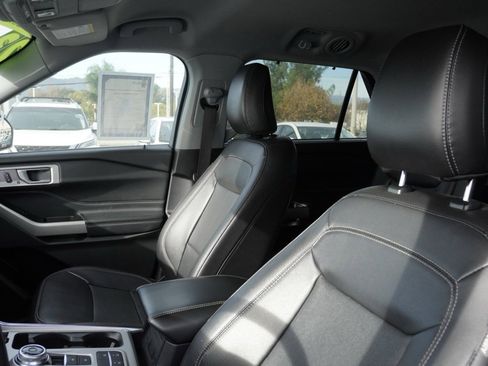 Used 2023 Ford Explorer Limited w/ Equipment Group 301A image 16