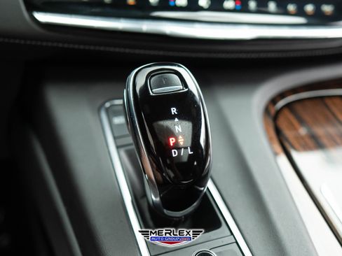 Used 2022 Cadillac Escalade ESV Premium Luxury image 36