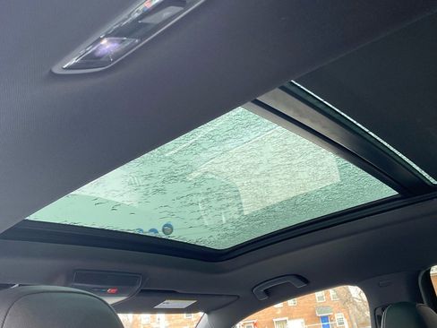 Certified 2023 Volkswagen Atlas Cross Sport SEL image 17