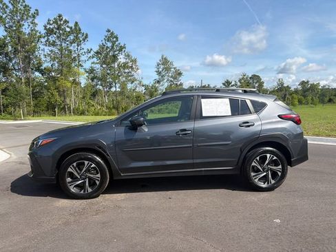 Used 2024 Subaru Crosstrek 2.0i Premium AWD/4WD image 2