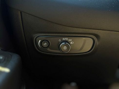 Used 2024 Chevrolet Equinox LS image 27