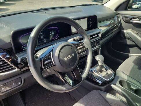 Used 2025 Kia Seltos S FWD image 19