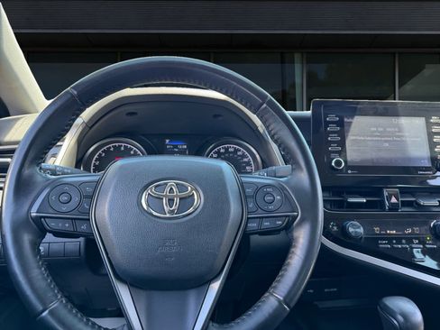 Used 2023 Toyota Camry SE w/ Convenience Package FWD image 3