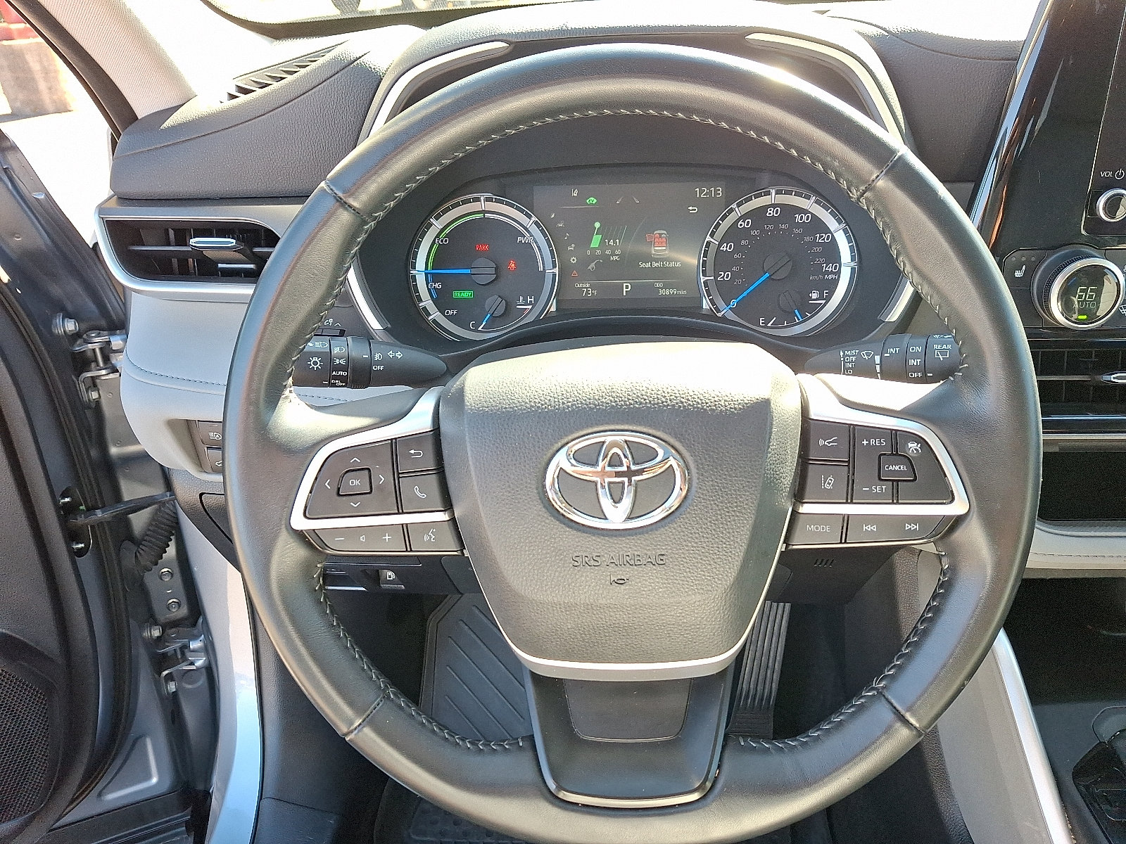 Used 2023 Toyota Highlander XLE AWD/4WD image 20