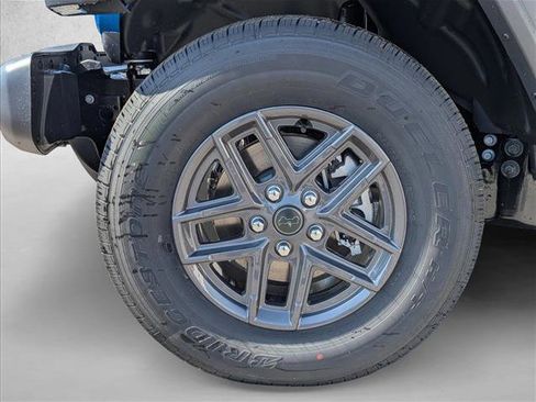 New 2026 Jeep Gladiator Sport image 9