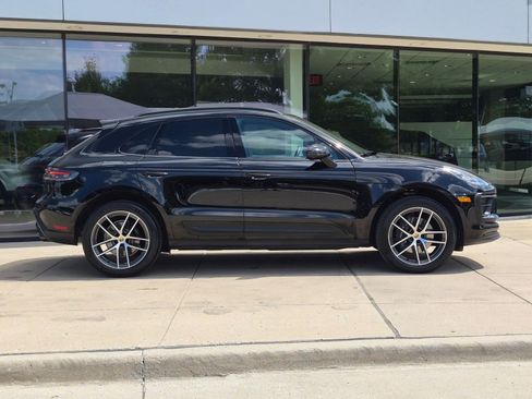 Certified 2026 Porsche Macan AWD/4WD image 8