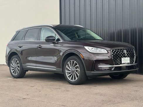 Used 2023 Lincoln Corsair Reserve w/ Equipment Group 201A image 4