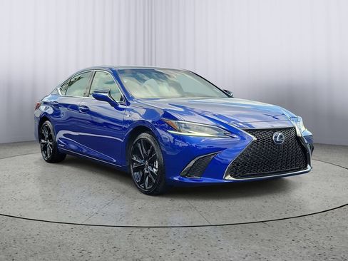 Certified 2022 Lexus ES 300h F Sport FWD image 1