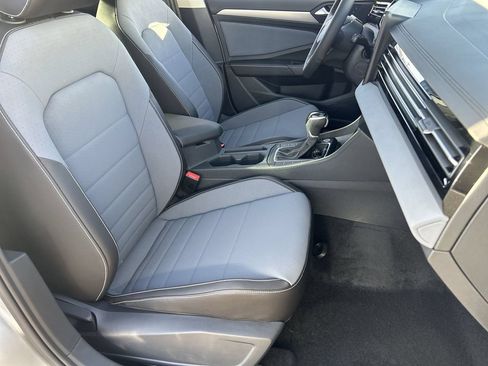 New 2026 Volkswagen Jetta SE FWD image 7