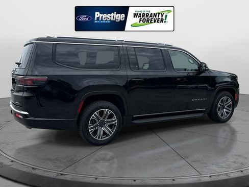 Used 2024 Jeep Wagoneer L Series II w/ Flexible Seating Group RWD image 4