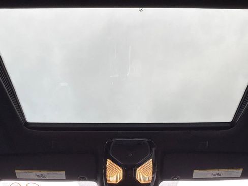 Used 2018 BMW 530e xDrive image 30