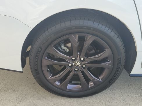 Used 2022 Toyota Sienna XSE FWD image 8